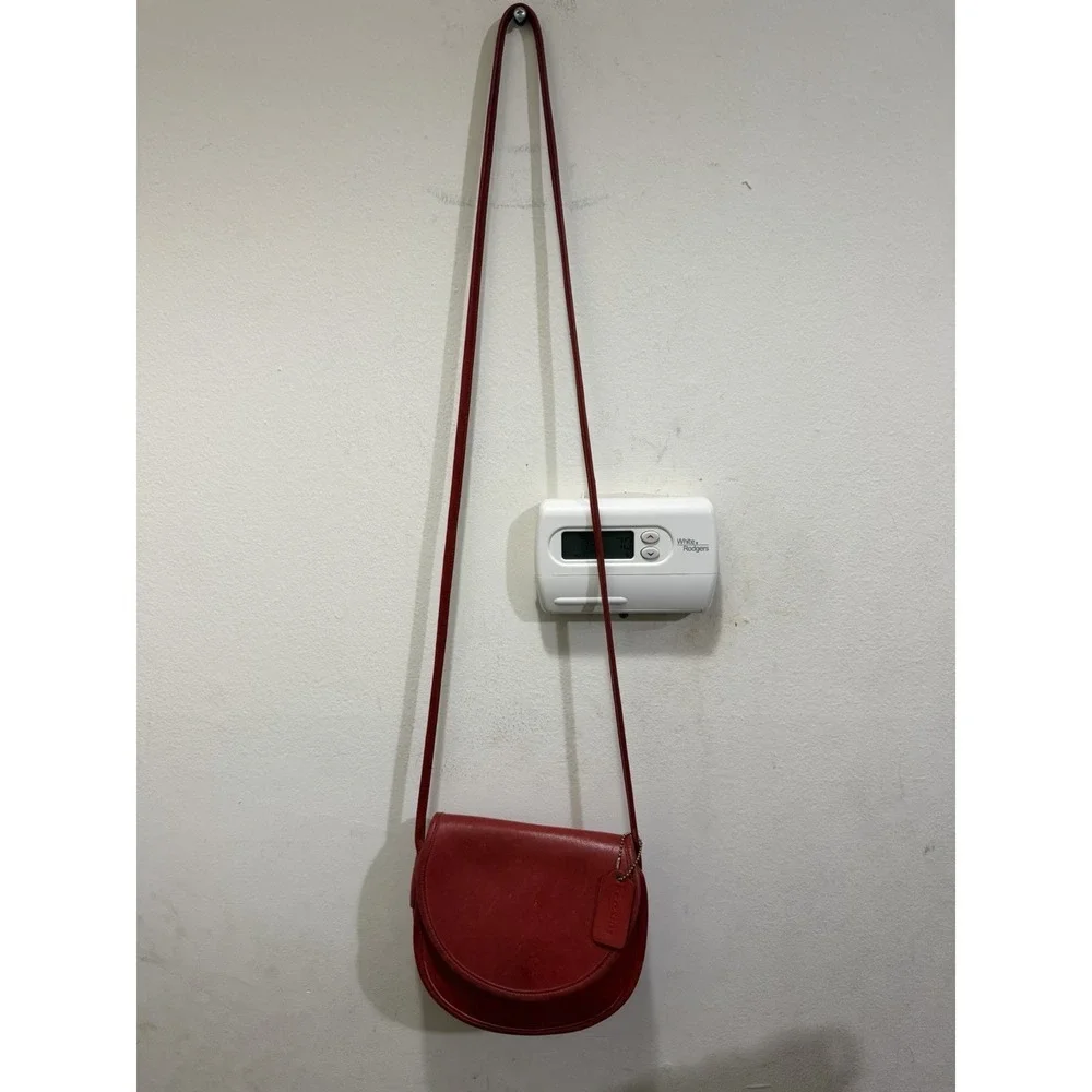 COACH Vintage Glove Tanned Leather Saddle Bag Red Crossbody 9923 Made in USA